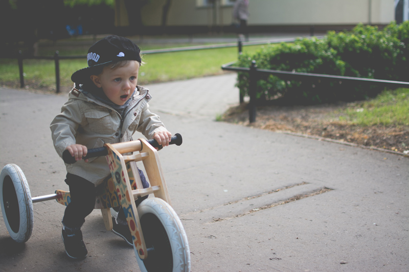 Rowerek drewniany biegowy Wishbone test blog dziecięcy blog modowy (9)